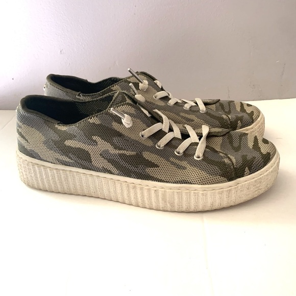 Madden NYC Camo Print Platform Shoes Ladies Size 10 - Picture 1 of 7